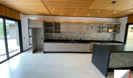 Vendo, Casa Térrea, Cond. Jardim das Palmeiras, Bragança Paulista SP.