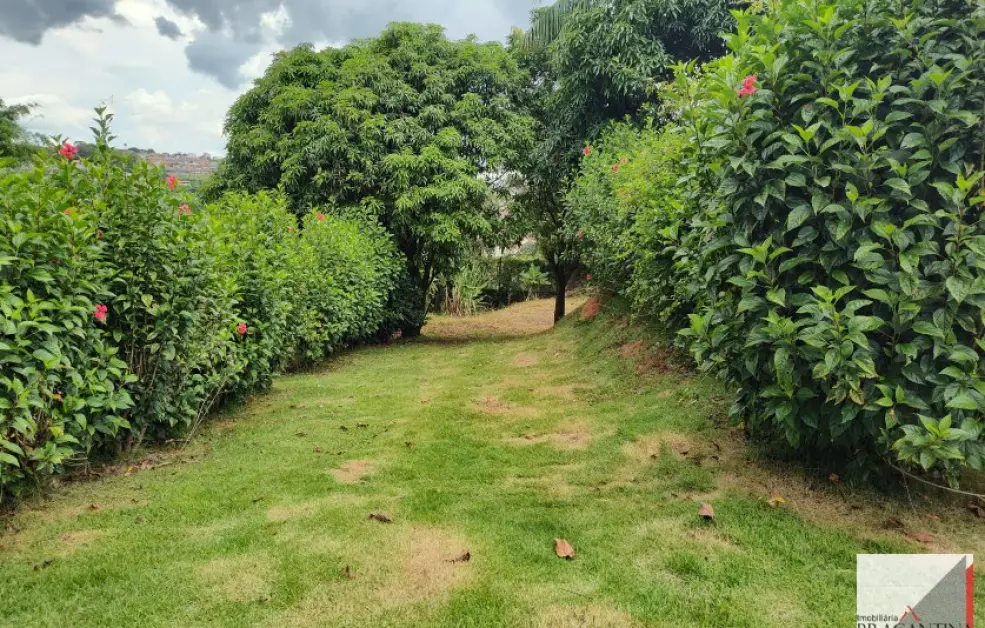 Vende, Chácara, Vila Romana, 7 km do centro, Bragança Paulista SP.