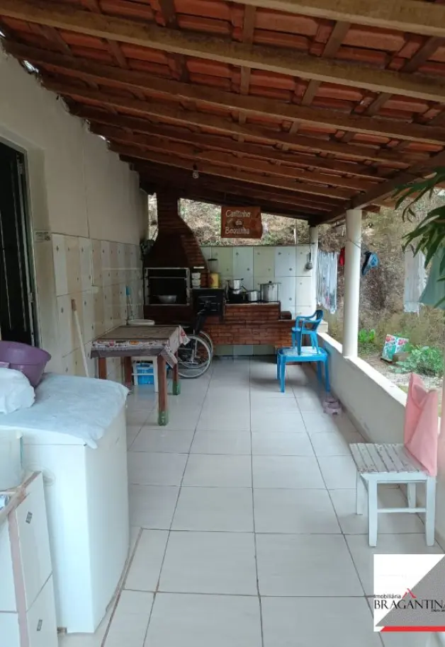 Vende, permuta, chácara, com casa, zona rural, Toledo-MG - Foto 1